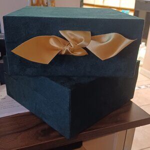 Estee Lauder - Vintage Presentation Box